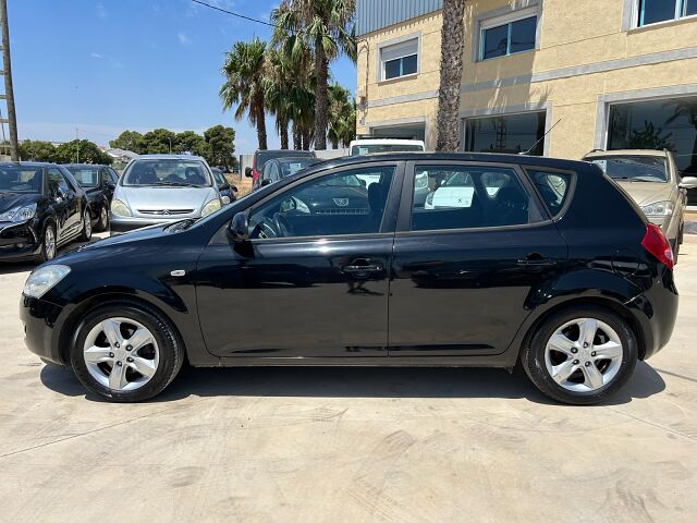 KIA CEED COMFORT 1.4 SPANISH LHD IN SPAIN 118000 MILES SUPERB LITTLE CAR 2009